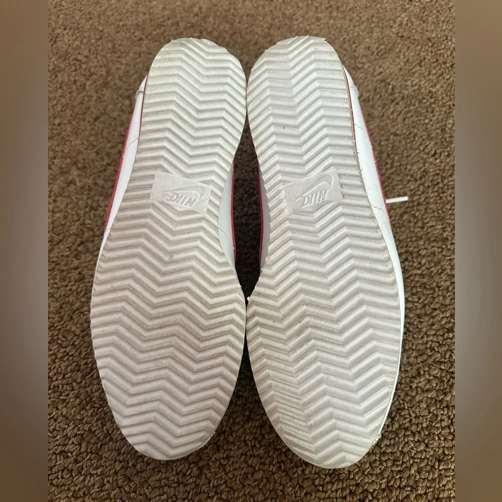 Nike Cortez Casual Trainers, size 6.5, White/University Red - Picture 5 of 6